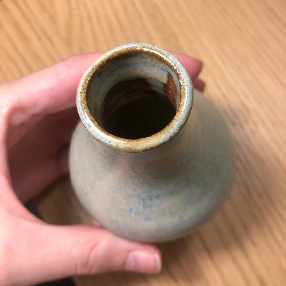 Cute tiny vase! - Picture 2 of 6